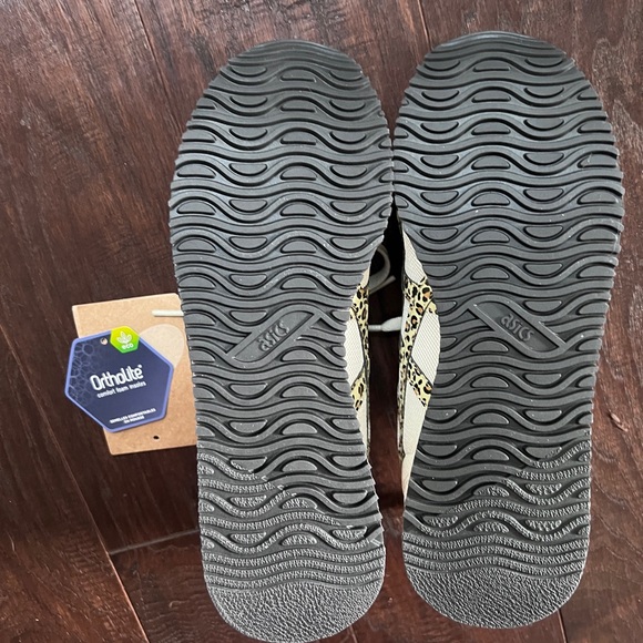 ASICS Tiger Runner Leopard Print - Picture 3 of 6